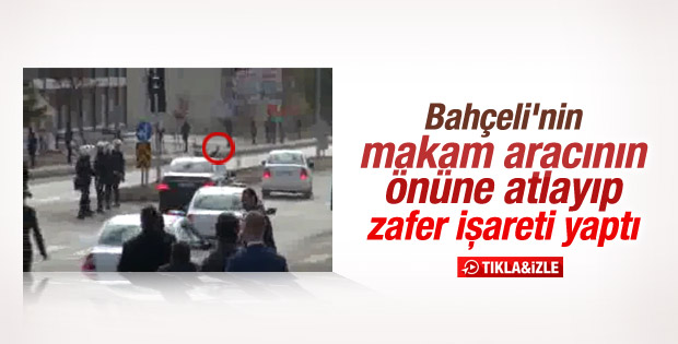 Tunceli'de Bahçeli'ye zafer işareti