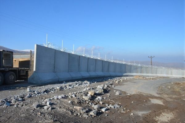 Türkiye-İran sınırına 144 km'lik güvenlik duvarı