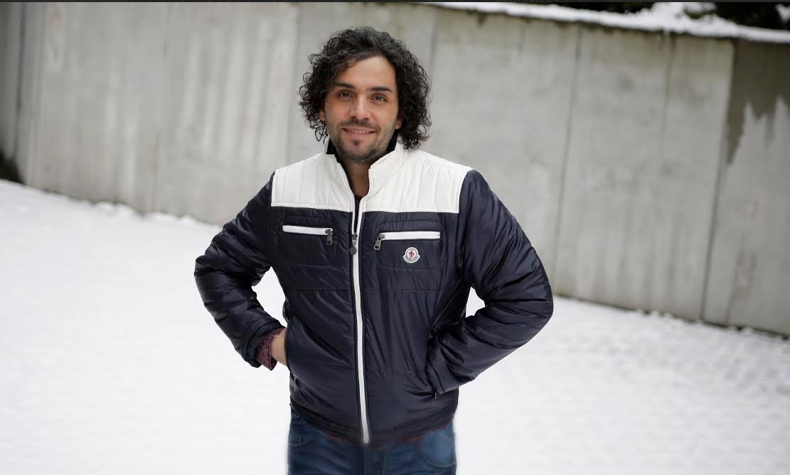 İsmail YK saçlarına perma yaptırdı