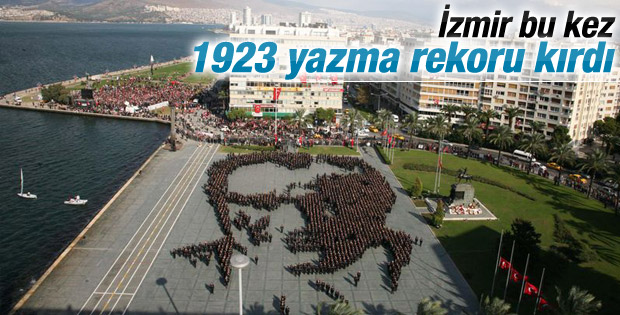 İzmir'de 1923 kişi zeybek oynadı
