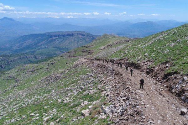 Türk askeri adım adım Kandil'e ilerliyor