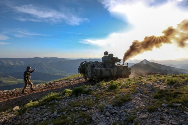 Türk askeri adım adım Kandil'e ilerliyor