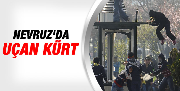 Kazlıçeşme'de polise taşlı saldırı