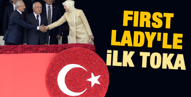 Kılıçdaroğlu'nun Hayrünnisa Gül'le ilk tokalaşması