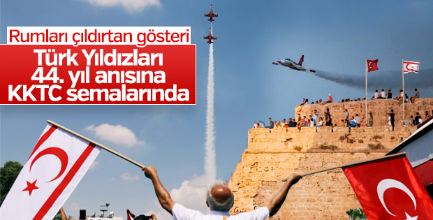 Türk Yıldızları'ndan KKTC'de gösteri