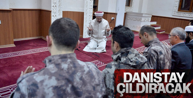 Diyanet İşleri Başkanı Ali Erbaş PÖH'lerle namaz kıldı