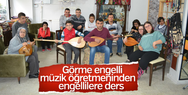 Görme engelli öğretmen engelliler için çaba sarf ediyor