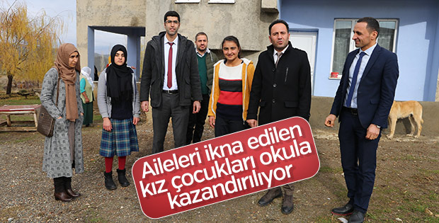 İkna komisyonu kız öğrenciler için ev ev dolaşıyor