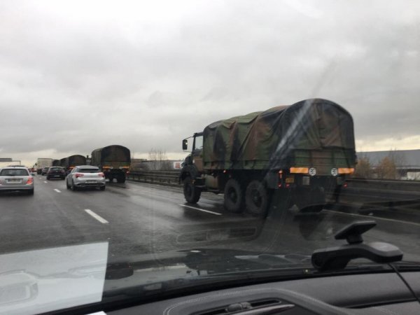 Paris'te eylemcileri durdurmak için panzer getirdiler