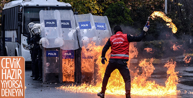 Çevik kuvvete, protestoculara müdahale eğitimi