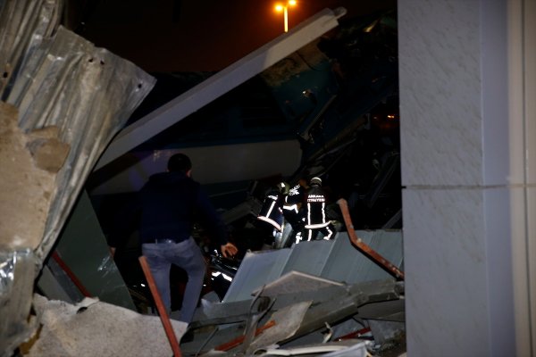 Ankara'da Yüksek Hızlı Tren kaza yaptı: 43 yaralı, 4 ölü