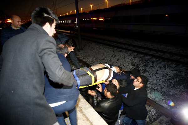 Ankara'da yÃ¼ksek hÄ±zlÄ± tren kaza yaptÄ±