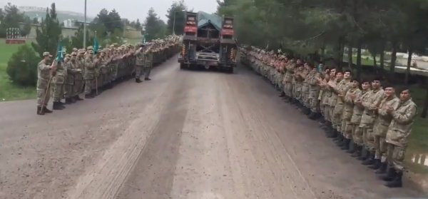 Türk askeri Münbiç yolunda
