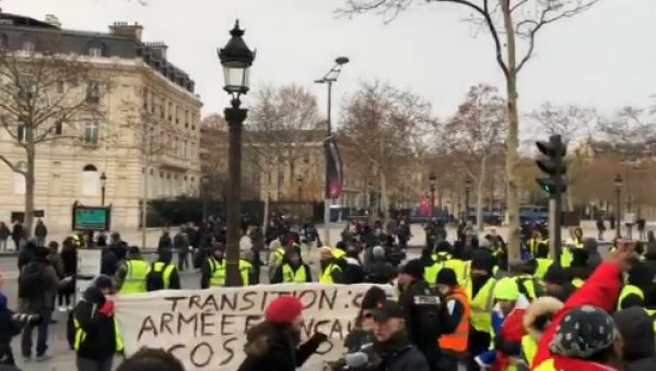 Fransa’da Sarı Yelekliler 5. kez sokağa çıktı
