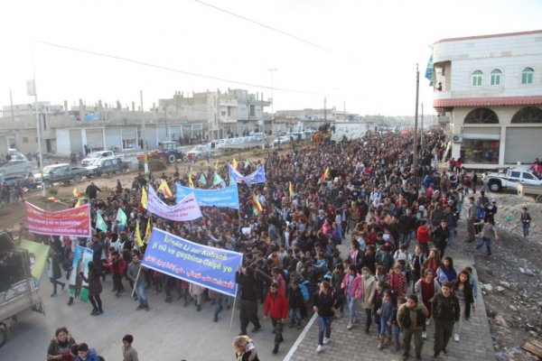 PKK ABD'nin bölgeden çekilmesini protesto ediyor
