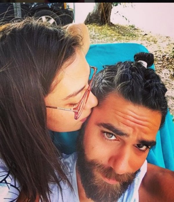 Kadir Doğulu'dan ayrılık iddialarını fotoğraflı cevap