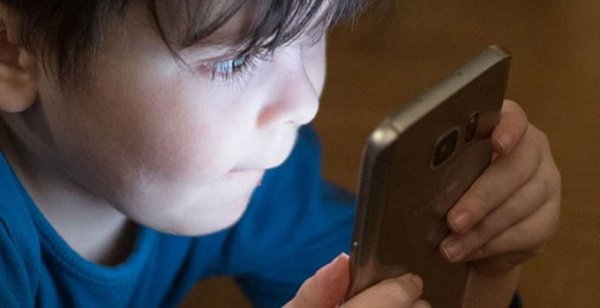 tablet ve akilli telefon beyin zarini