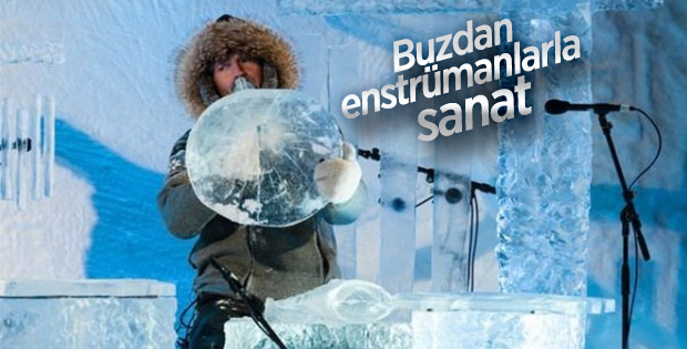 Buzdan enstrümanlarla konser veriyorlar