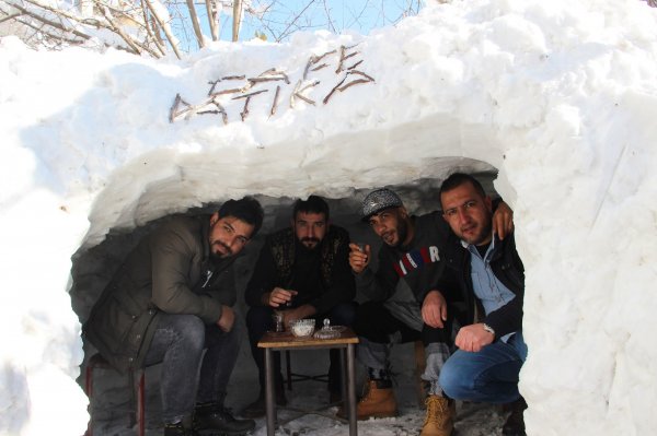Bingöl'de kardan kafe yaptılar 