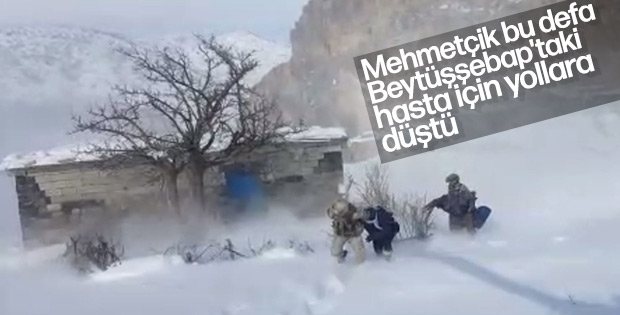 Mehmetçik köyde mahsur kalan hastayı hastaneye ulaştırdı