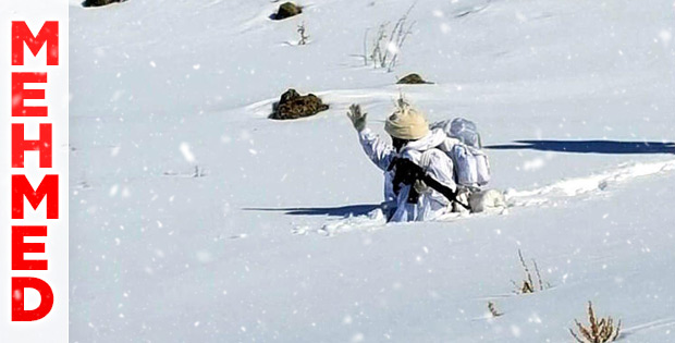 Mehmetçik 1 metre karın içinde operasyonda