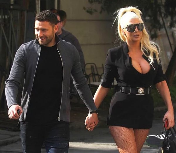 Tosic ile Jelena Karleusa boşanıyor