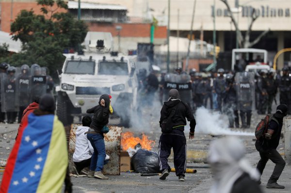 Gün gün Venezuela'daki darbe girişimi