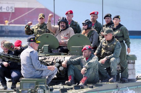 Maduro'dan askerlere birlik ve disiplin talimatÄ±
