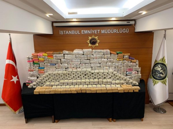 850 kilogram eroin ele geÃ§irildi. ile ilgili gÃ¶rsel sonucu