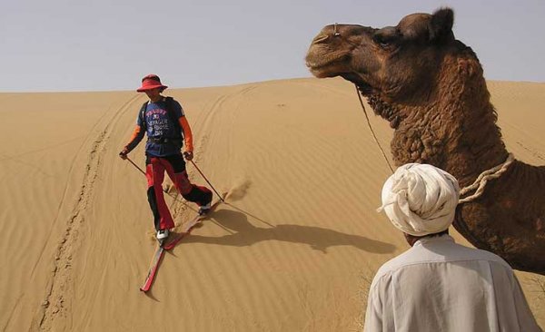 Mısır'da yeni moda: Çöl kumunda kayak