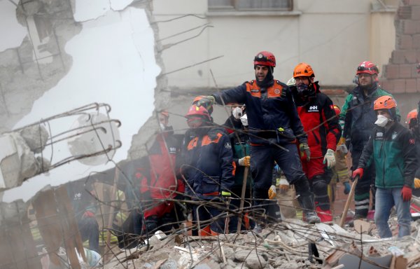 Soylu: Kartal'da çöken binada ölü sayısı 16 oldu