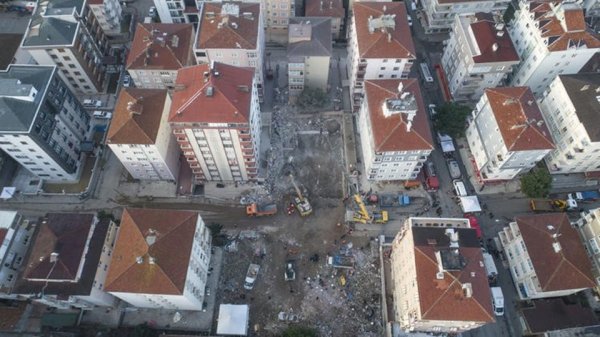 Boşaltılan binanın sakini: Bombanın üzerinde oturmuşuz