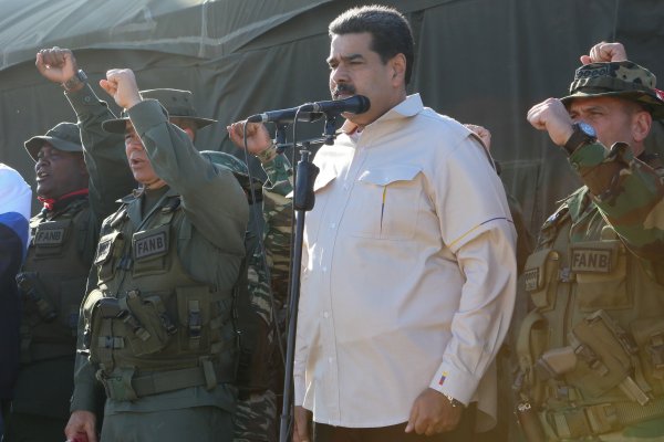 Maduro, Venezuela ordusunun tatbikatında