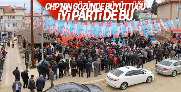 Meral Akşener boş meydana konuştu