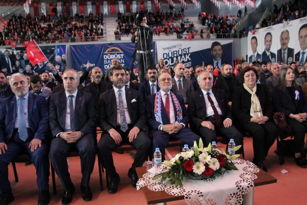 KaramollaoÄlu partililere kÄ±zdÄ±