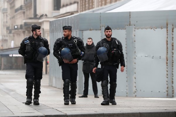 Fransız hükümetinden polis ve askerlere yeni emir