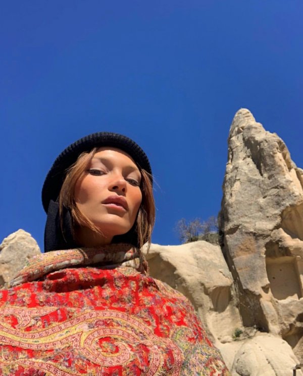 Bella Hadid Mert Alaş ile Kapadokya'da
