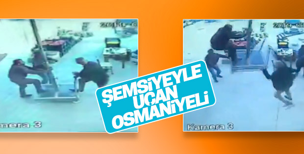 Hortum bir kişiyi demir şemsiye ile birlikte uçurdu