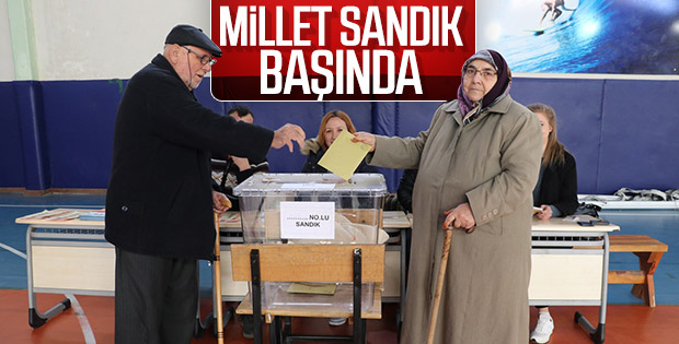 57 milyon seçmen, yerel seçim için sandık başında