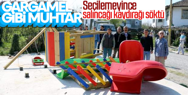 Seçimi kaybeden muhtar çocuk parkını söktü