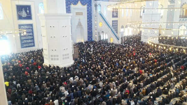 ÃamlÄ±ca Camii doldu