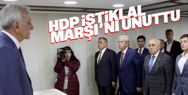 Meclis toplantısında İstiklal Marşı okunmadı tartışması