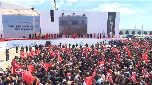 İmamoğlu'nun İstanbul mitinginde 'Mehter' sürprizi 