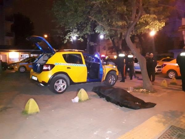 Bakırköy'de bir müşteri bindiği takside öldü