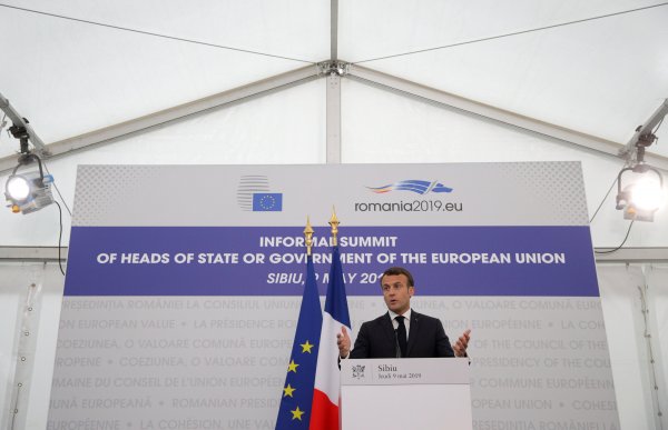 Macron'dan ABD'den bağımsız Avrupa açıklaması