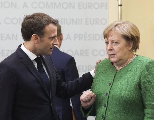 Macron'dan ABD'den bağımsız Avrupa açıklaması
