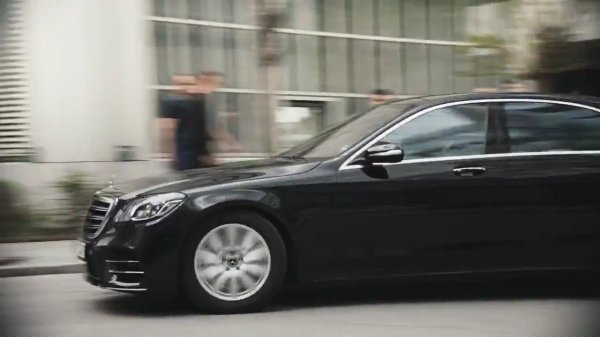 BMW'nin Mercedes'e gönderme yaptığı reklam