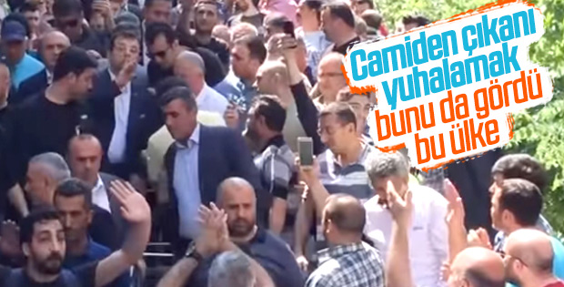 Ekrem İmamoğlu cami çıkışı protesto edildi