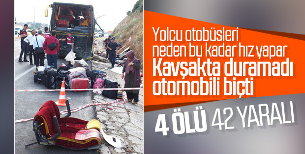 Balıkesir'de kaza: 4 ölü, 42 yaralı