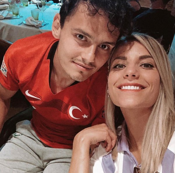 Enes ÜnaL Lisa Smellers ile ilgili görsel sonucu